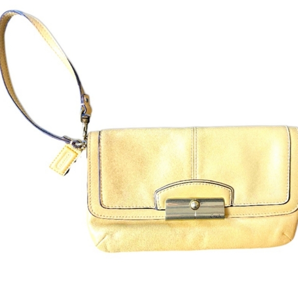 COACH KRISTEN BUTTERCUP YELLOW CONVERTIBLE WRISTLET - Picture 2 of 6